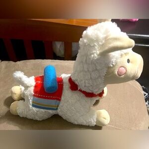 FAO SCHWARZ  llama alpaca laying plush